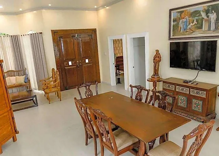 Mayor Room/barkada Hotel